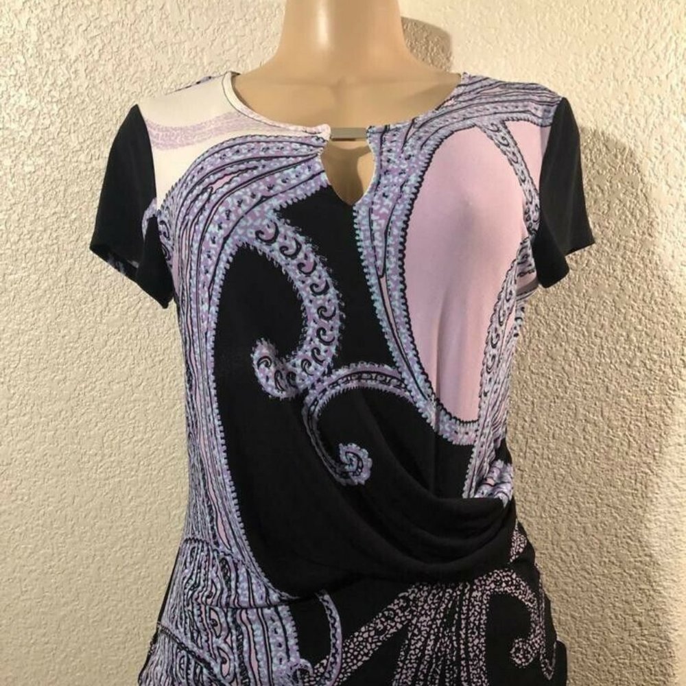 NY&Co. K-Hole neck Women Size M Blouse Short sleeve Batik pattern metal piece